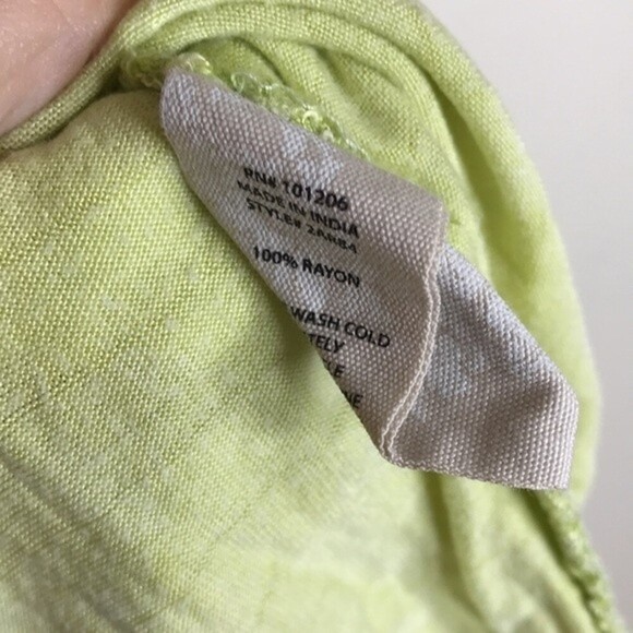 Soft surroundings ladies slight sheer lightweight long sleeve top size medium - Picture 9 of 11